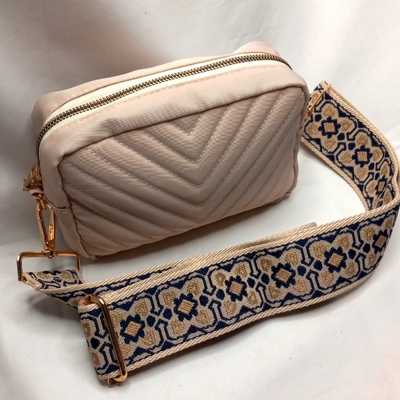 BOHO Nylon Chevron Quilted Crossbody - Picture 4 of 7